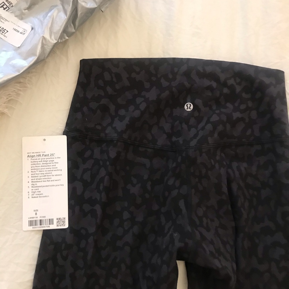 Lululemon Align 25” Pant Size 8 Black Camo